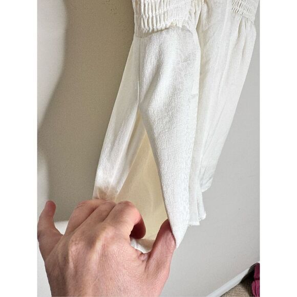 Express white v neck romantic romper sz M - Picture 8 of 13